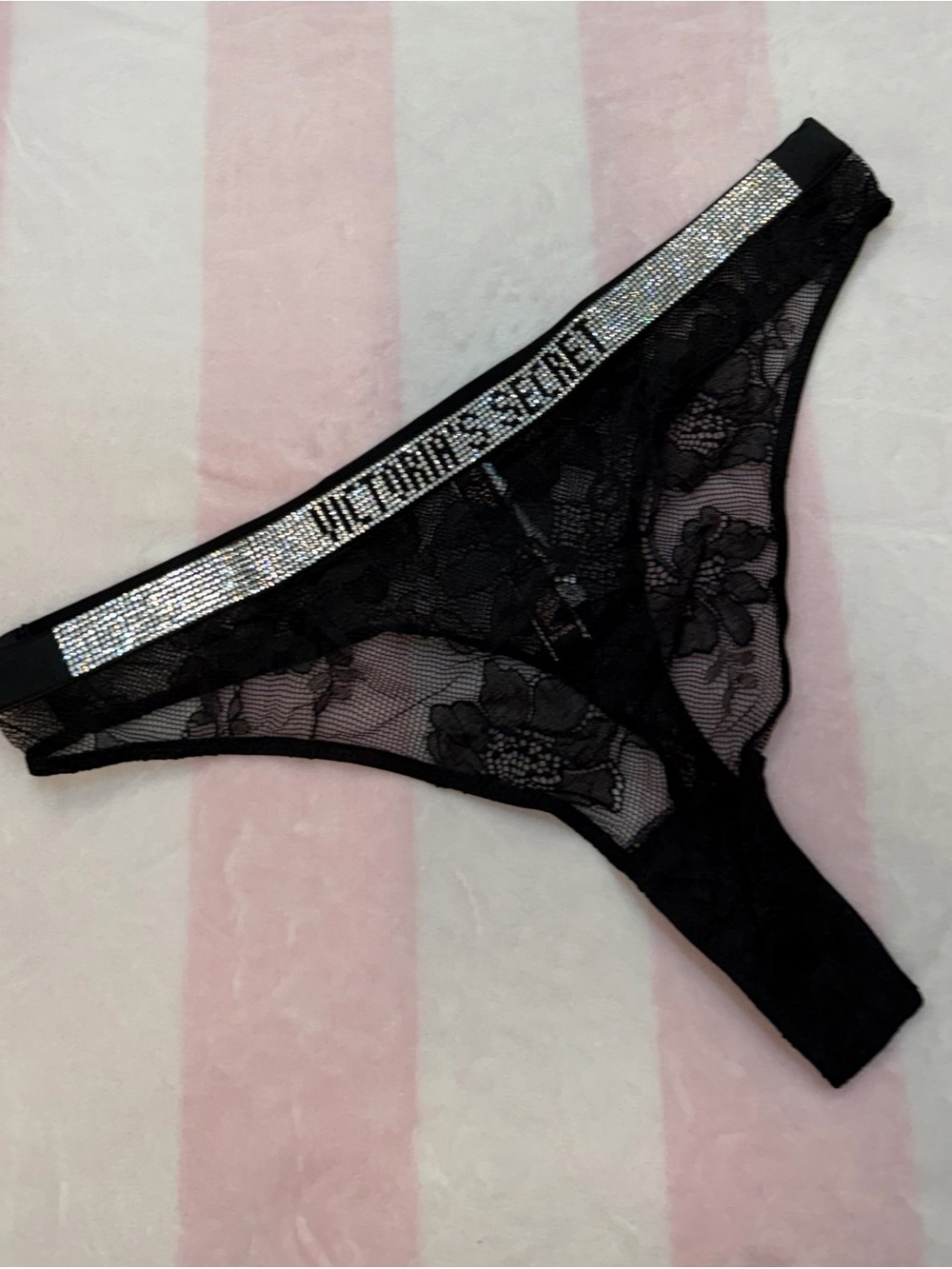 New Victoria’s Secret Black Lace Bling Thong L